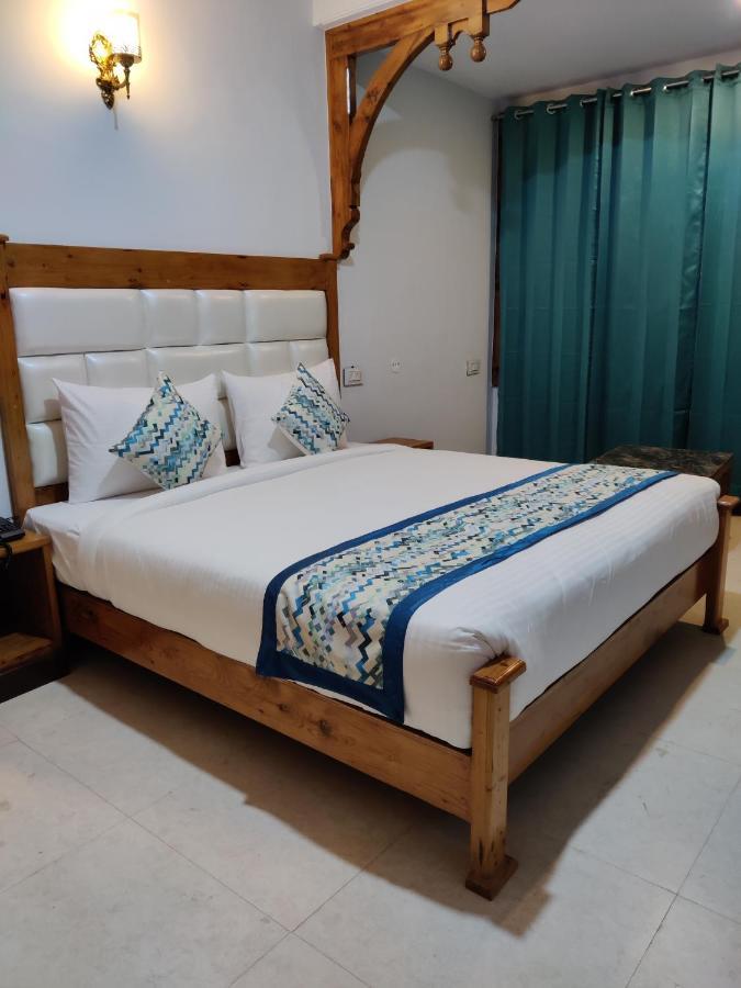 Bed and Breakfast Golden Oak Шимла Экстерьер фото